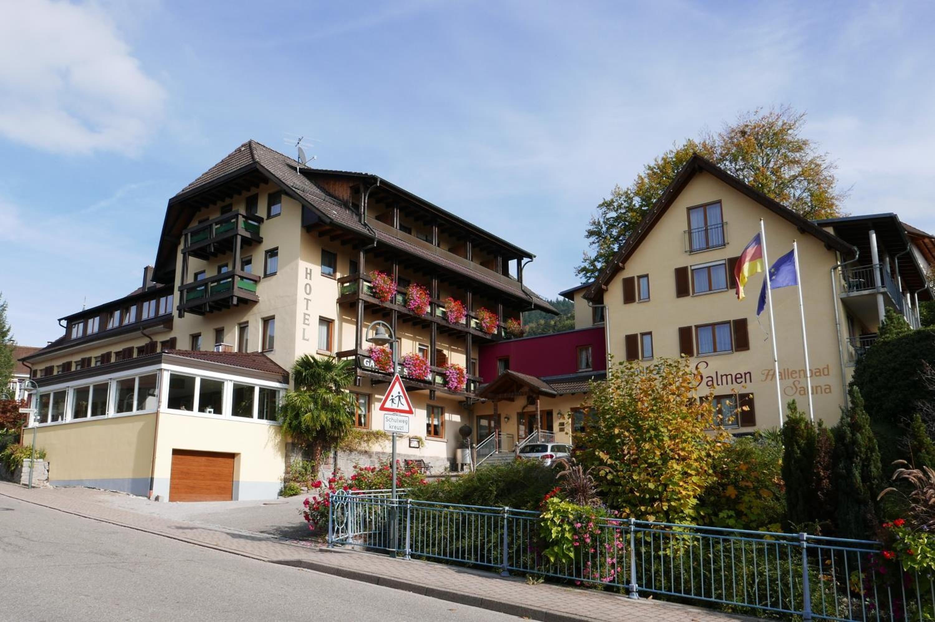 4 Budget-Hotels nahe dem Gemeindehaus Lautenbach